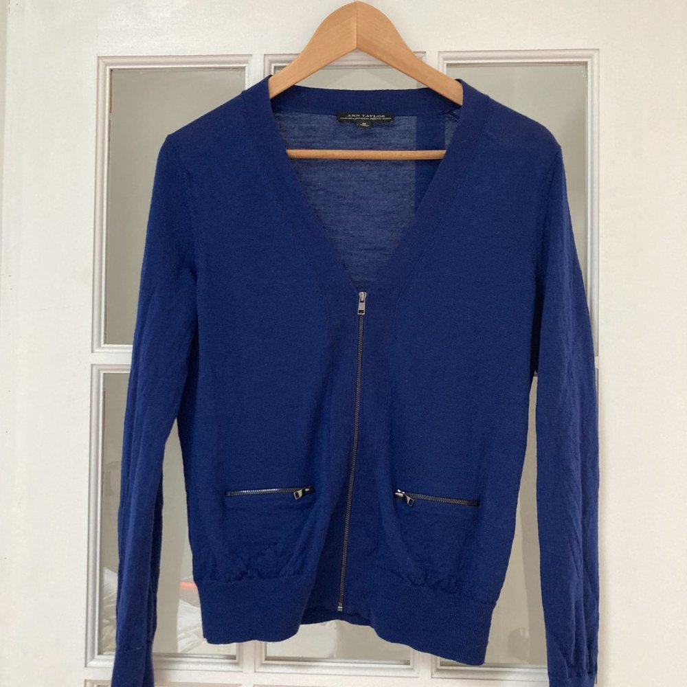 100% extra fine merino wool ann taylor blue cardigan